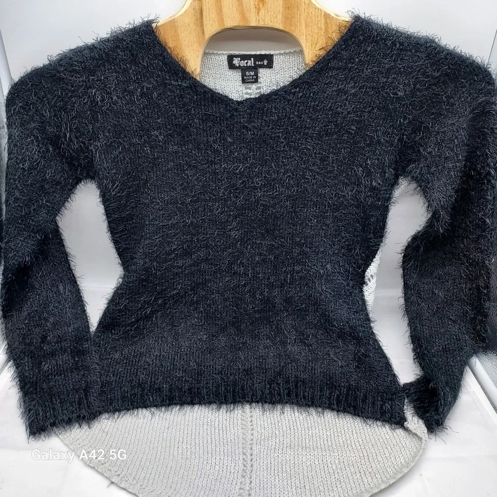 Vocal USA Womens Fuzzy Knit Sweater‎ V-Neck Sparkle Silver Gray Black S/M